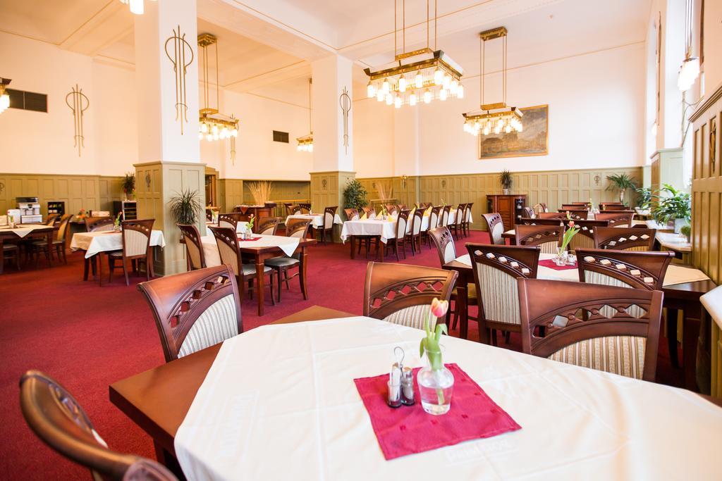 Hotel U Beranka Наход Экстерьер фото